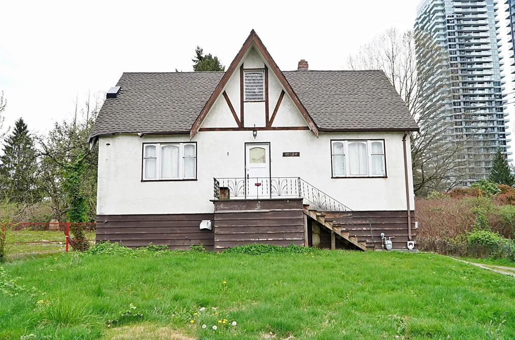House for sale at 10024 Whalley Boulevard Surrey British Columbia - MLS: R3127538