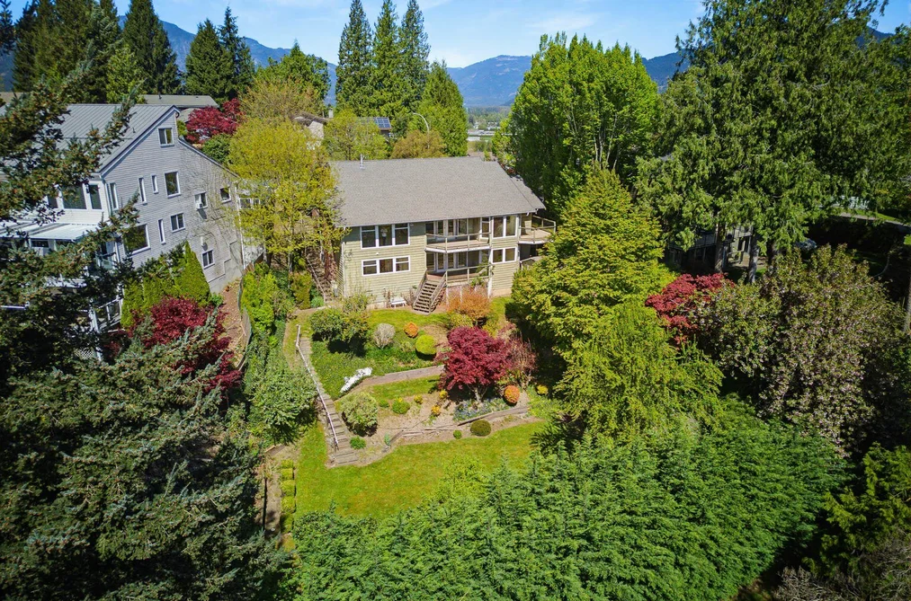 House for sale at 10026 Falcon Crescent Chilliwack British Columbia - MLS: R3116520