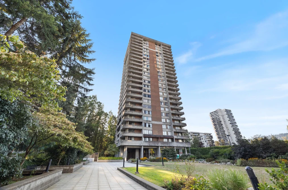 Condo for sale at 1003 3737 Bartlett Court Burnaby British Columbia - MLS: R3158995