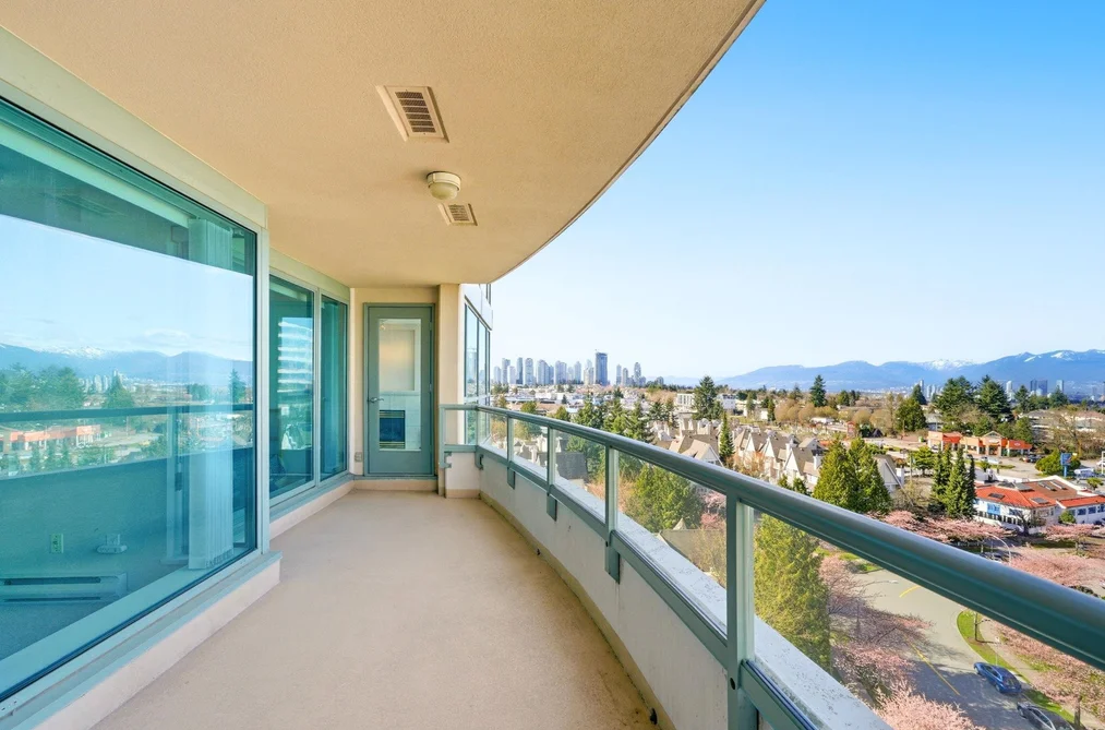 Condo for sale at 1003 6622 Southoaks Crescent Burnaby British Columbia - MLS: R3127060