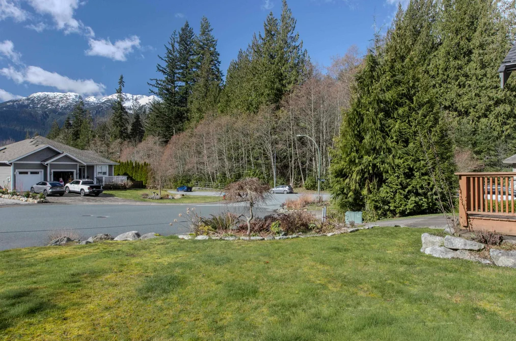 1003 ASH PLACE, Squamish BC V8B 0W2, Squamish BC — Residential for Sale - Photo 4