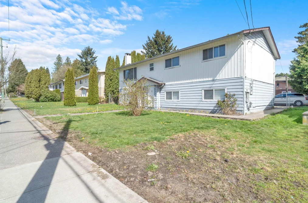 10038 10040 128 STREET, Surrey BC V5N 5K7, Surrey BC — Residential Income for Sale - Photo 2