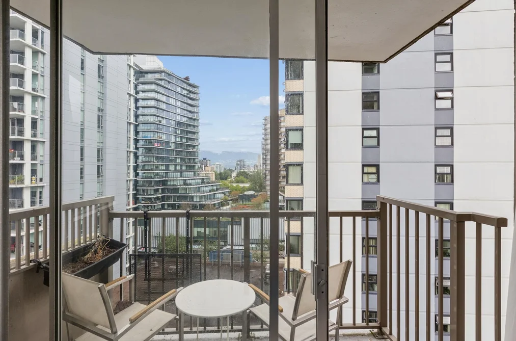 1004 1251 CARDERO STREET, Vancouver, BC — Residential for Sale — Photo 11 of 29