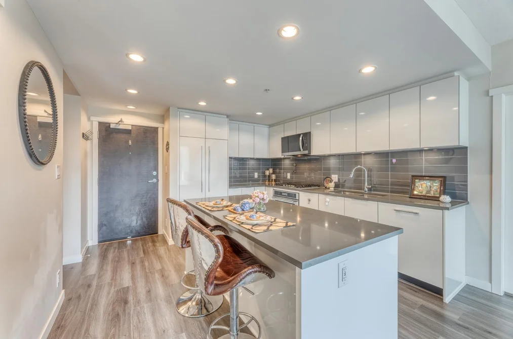 1004 3100 WINDSOR GATE, Coquitlam BC V3B 0P3, Coquitlam BC — Residential for Sale - Photo 3