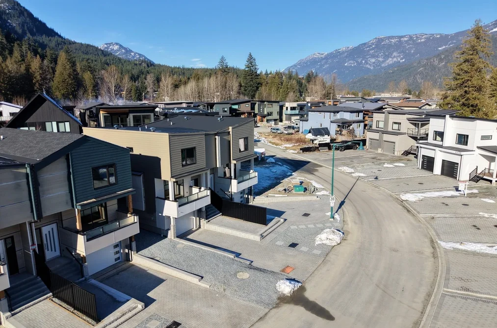 House for sale at 1004 Phare Crescent Pemberton British Columbia - MLS: R3093738