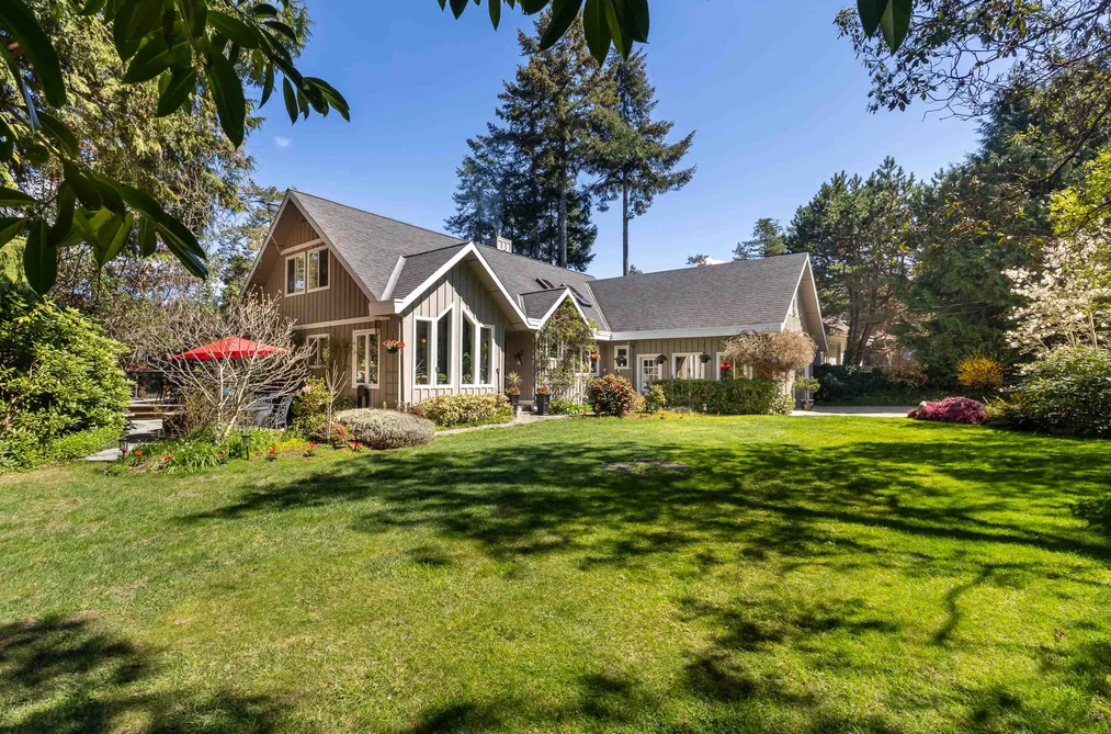 House for sale at 10040 Wescan Road Halfmoon Bay British Columbia - MLS: R3113520