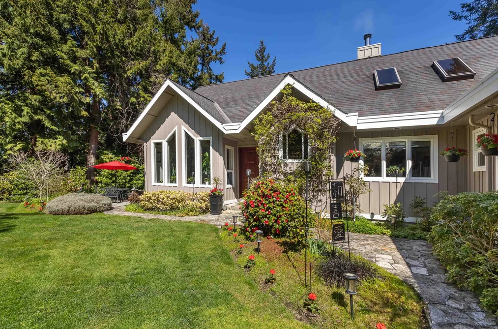 10040 WESCAN ROAD, Halfmoon Bay BC V0N 1Y2, Halfmoon Bay BC — Residential for Sale - Photo 2