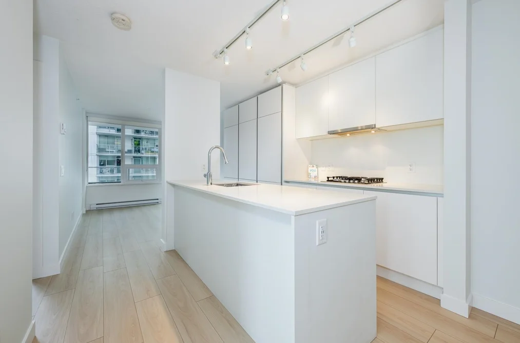 1005 988 QUAYSIDE DRIVE, New Westminster BC V3M 0L5, New Westminster BC — Residential for Sale - Photo 2