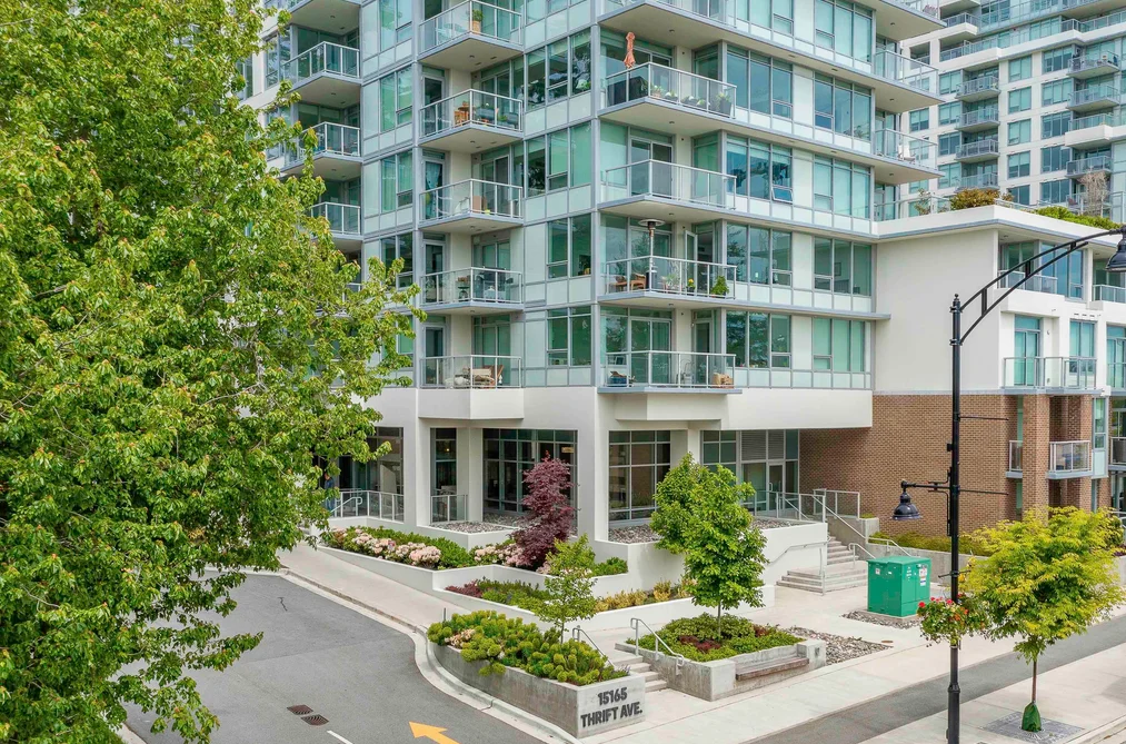 Condo for sale at 1006 15165 Thrift Avenue White Rock British Columbia - MLS: R3147882