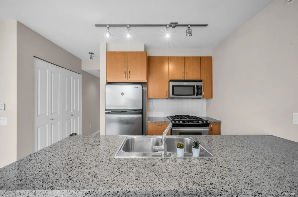 1007 9222 UNIVERSITY CRESCENT, Burnaby BC V5A 0A6, Burnaby BC — Residential for Sale — Photo 11 of 26