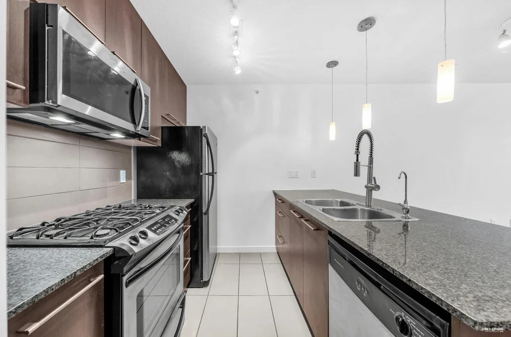 1008 2979 GLEN DRIVE, Coquitlam BC V3B 0B2, Coquitlam BC — Residential for Sale - Photo 4