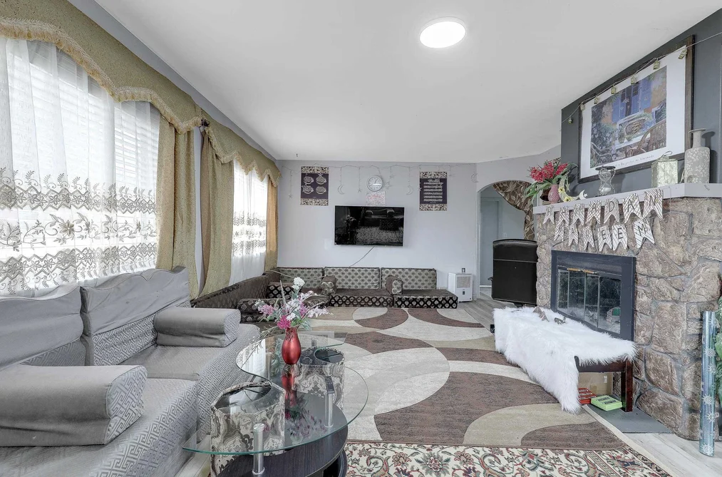 House for sale at 10080 143 Street Surrey British Columbia - MLS: R3102826
