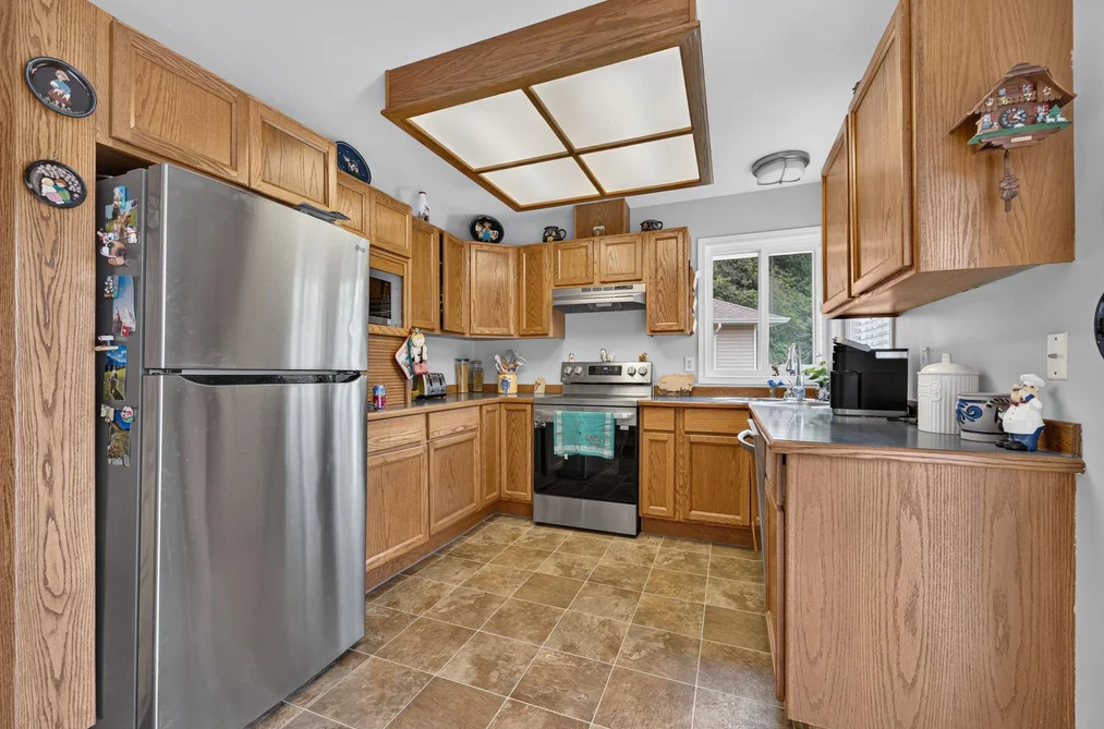 10097 BEAVER CRESCENT, Chilliwack, BC — Residential for Sale — Photo 10 of 40