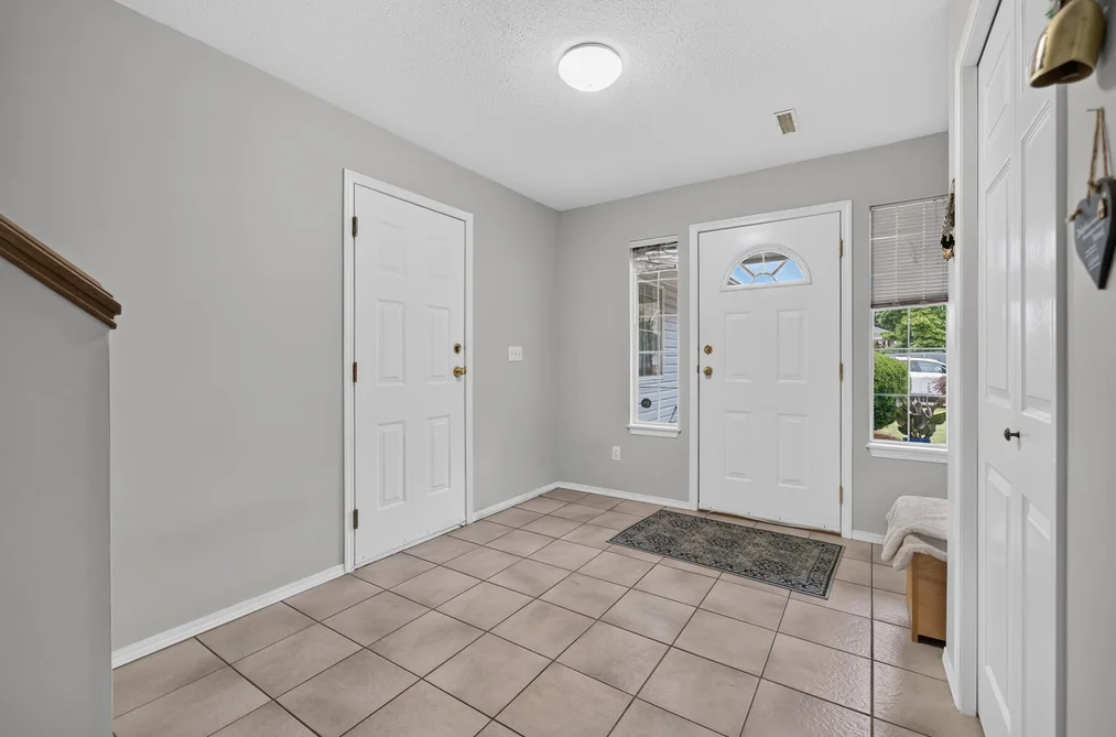 10097 BEAVER CRESCENT, Chilliwack, BC — Residential for Sale — Photo 4 of 40