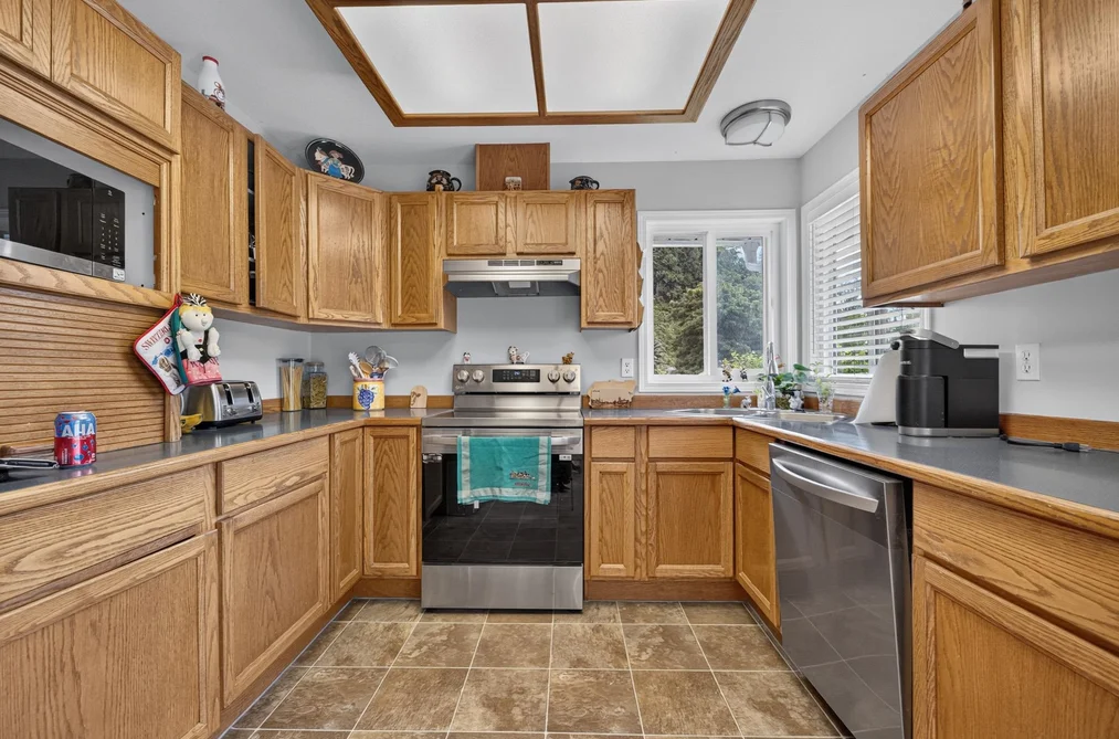10097 BEAVER CRESCENT, Chilliwack, BC — Residential for Sale — Photo 9 of 40