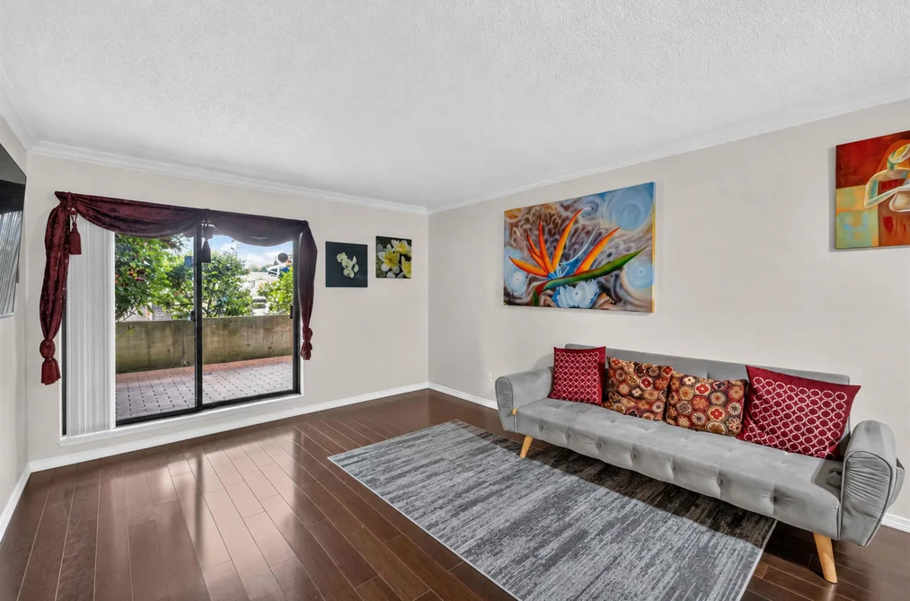 Condo for sale at 101 10560 154 Street Surrey British Columbia - MLS: R3150624