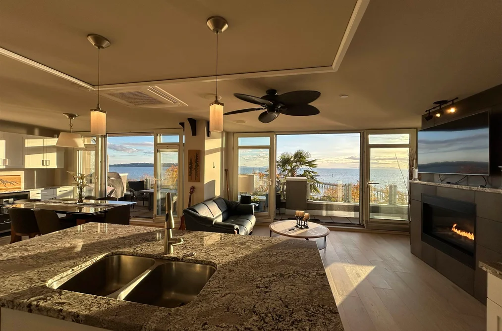 Half Duplex for sale at 101 15097 Marine Drive White Rock British Columbia - MLS: R3127209
