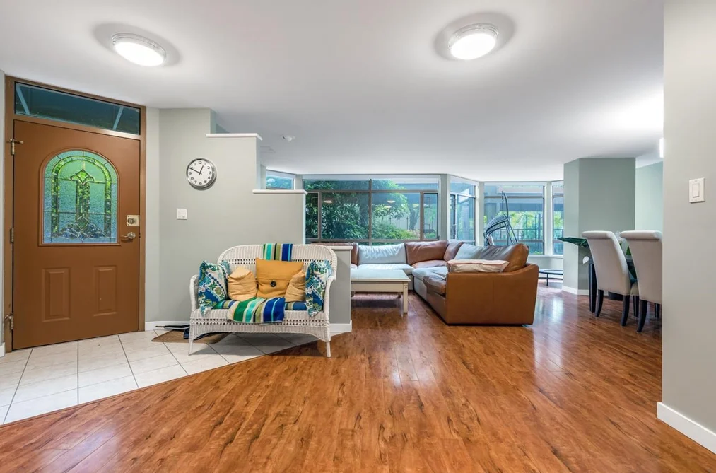 101 15111 RUSSELL AVENUE, White Rock BC V4B 2P4, White Rock BC — Residential for Sale - Photo 2