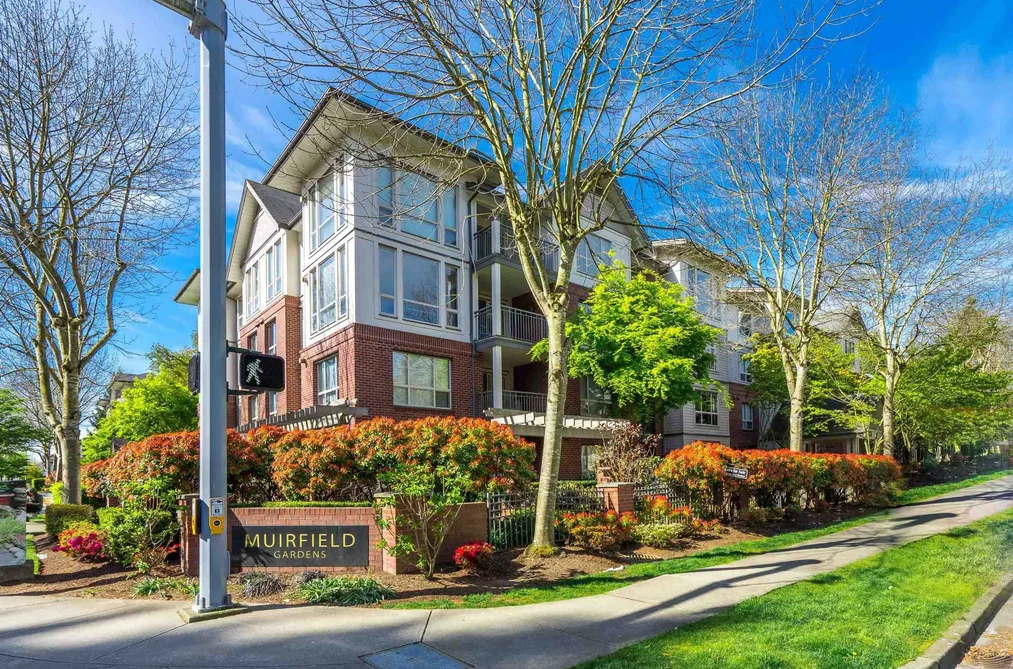 Condo for sale at 101 15188 22 Avenue Surrey British Columbia - MLS: R3089641
