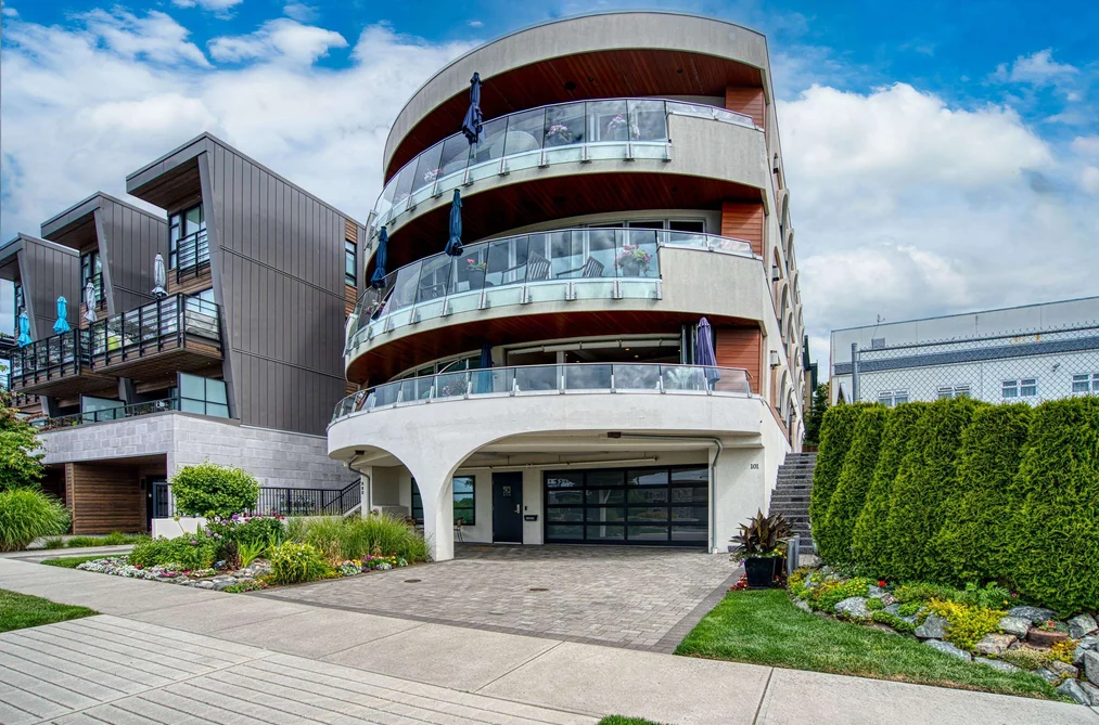 101 15219 ROYAL AVENUE, White Rock BC V4B 1M4, White Rock BC — Residential for Sale — Photo 3 of 40