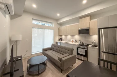 1529 Oxford Unit 101, North Vancouver, BC - MLS: R3175579