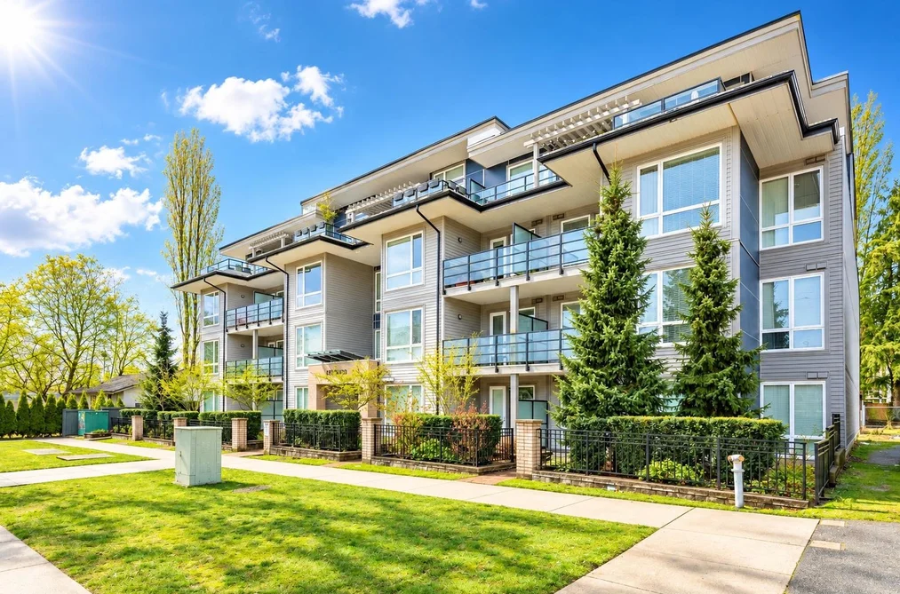 Condo for sale at 101 15628 104 Avenue Surrey British Columbia - MLS: R3167178