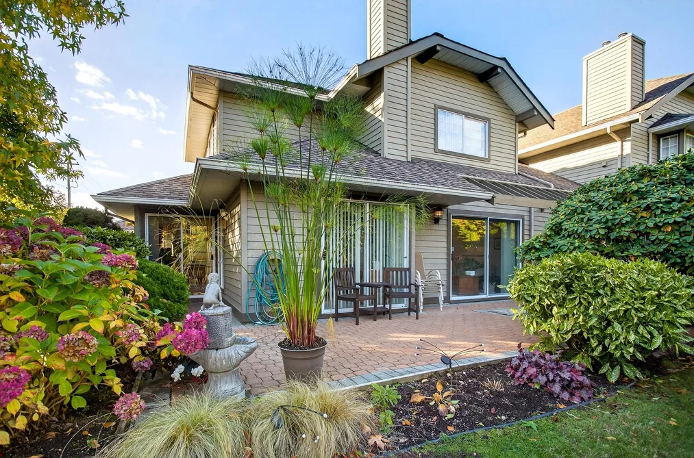 Townhouse for sale at 101 16275 15 Avenue Surrey British Columbia - MLS: R3102852