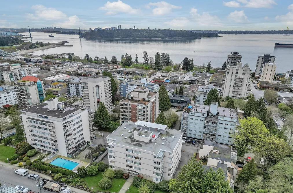 Condo for sale at 101 1750 Esquimalt Avenue West Vancouver British Columbia - MLS: R3068616
