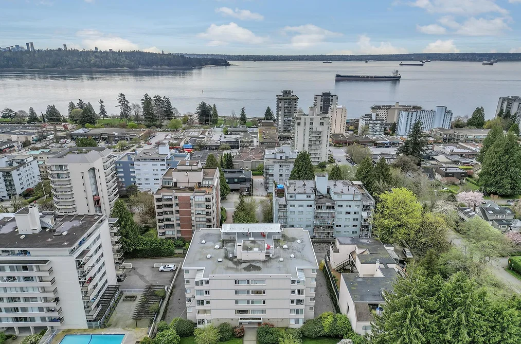 101 1750 ESQUIMALT AVENUE, West Vancouver BC V7V 1R8, West Vancouver BC — Residential for Sale - Photo 2