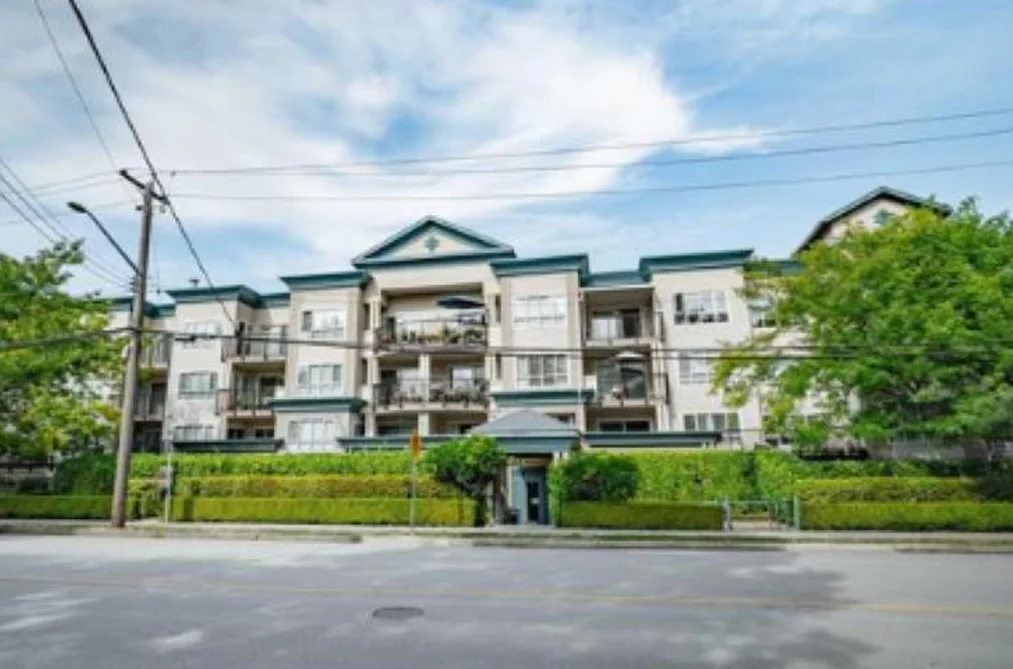 Condo for sale at 101 20727 Douglas Crescent Langley British Columbia - MLS: R3149243