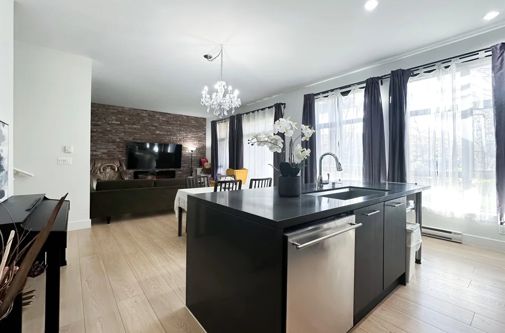 Condo for sale at 101 220 Salter Street New Westminster British Columbia - MLS: R3115252