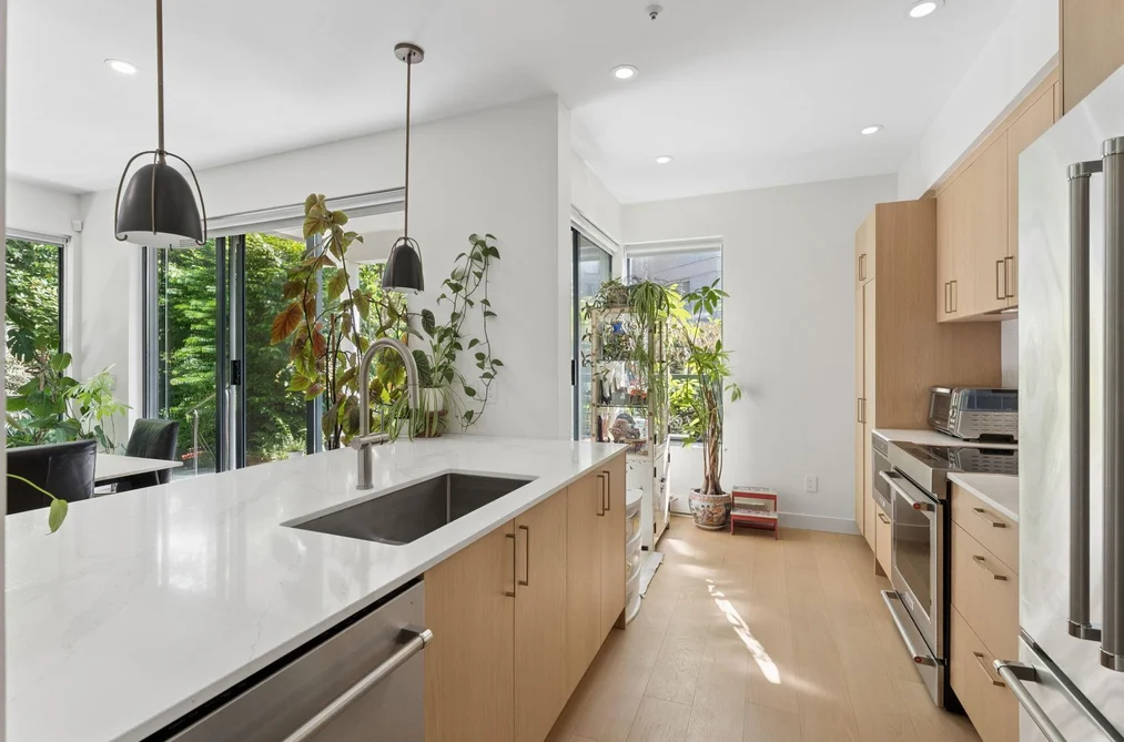 Condo for sale at 101 2242 Marine Drive Drive West Vancouver British Columbia - MLS: R3150488