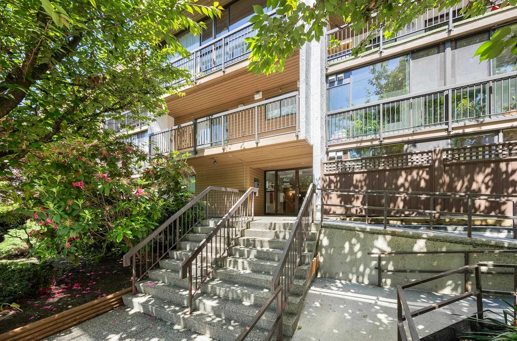 Condo for sale at 101 2245 Wilson Avenue Port Coquitlam British Columbia - MLS: R3165436