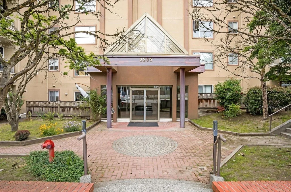 Condo for sale at 101 2285 Pitt River Road Port Coquitlam British Columbia - MLS: R3086421