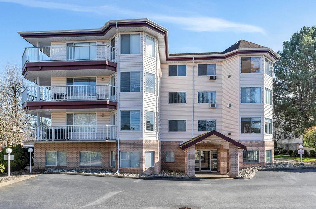 Condo for sale at 101 2450 Church Street Abbotsford British Columbia - MLS: R3159998