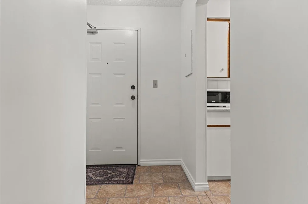 101 32885 GEORGE FERGUSON WAY, Abbotsford BC V2S 7X1, Abbotsford BC — Residential for Sale - Photo 4