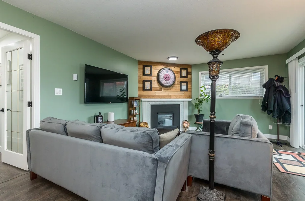 Condo for sale at 101 46033 Chilliwack Central Road Chilliwack British Columbia - MLS: R3167995