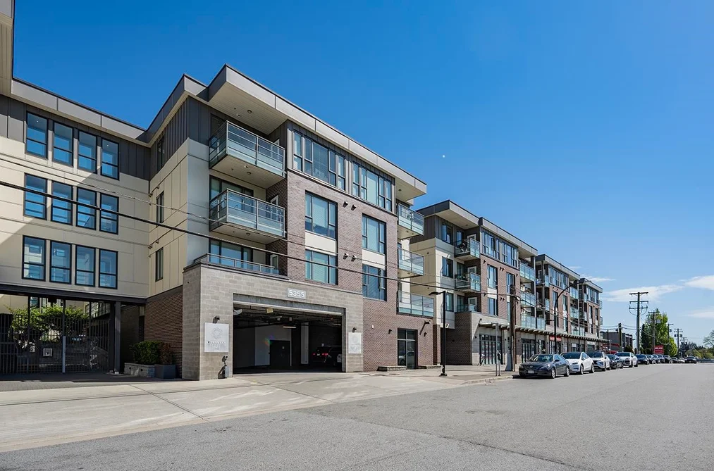 Condo for sale at 101 5355 Lane Street Burnaby British Columbia - MLS: R3135629