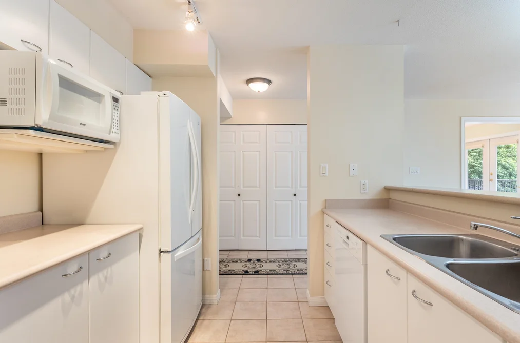 101 5855 COWRIE STREET, Sechelt BC V7Z 0K1, Sechelt BC — Residential for Sale — Photo 11 of 28