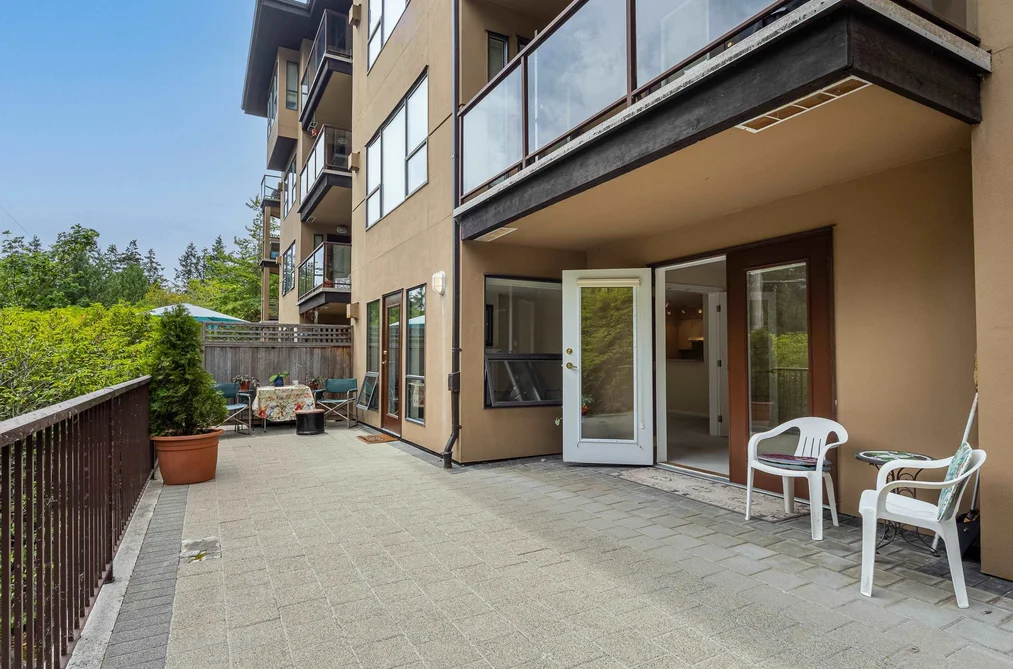 101 5855 COWRIE STREET, Sechelt BC V7Z 0K1, Sechelt BC — Residential for Sale - Photo 2
