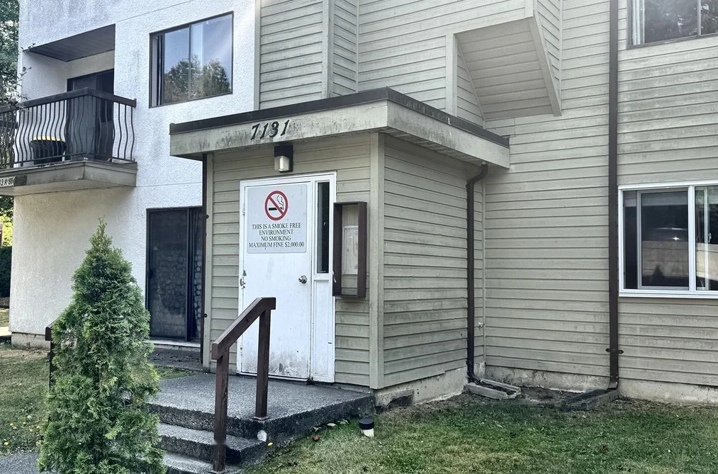 Condo for sale at 101 7131 133a Street Surrey British Columbia - MLS: R3157914