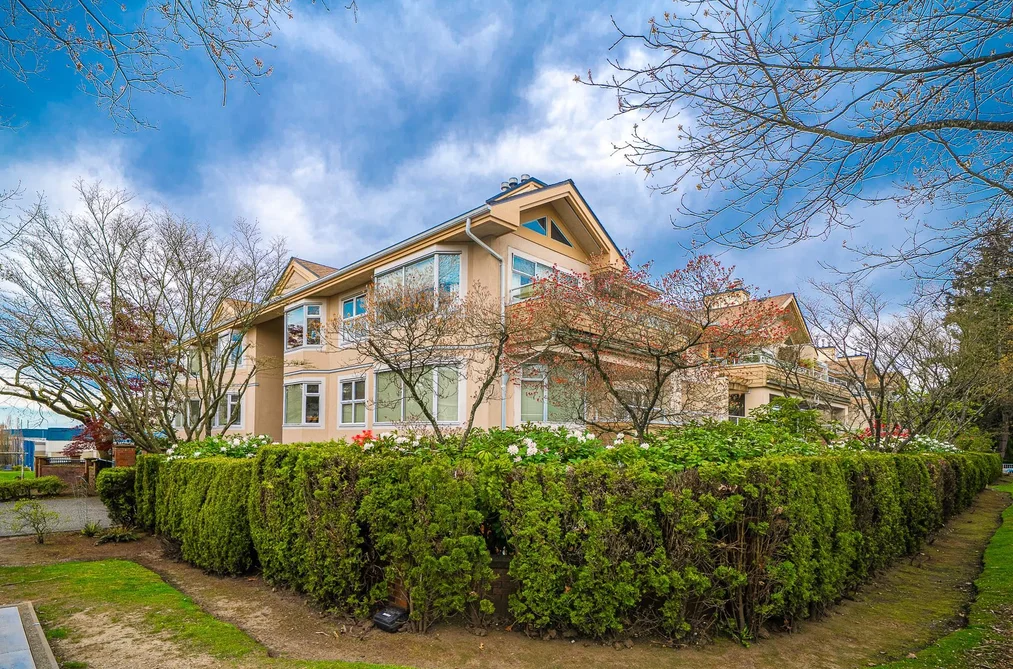 Condo for sale at 101 7231 Antrim Avenue Burnaby British Columbia - MLS: R3113280