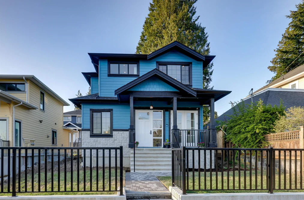 House for sale at 101 765 Edgar Avenue Coquitlam British Columbia - MLS: R3090270