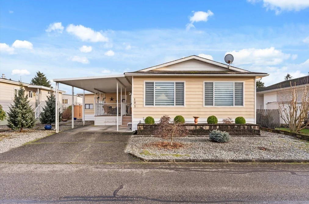 Manufactured Home for sale at 101 9055 Ashwell Road Chilliwack British Columbia - MLS: R3089602