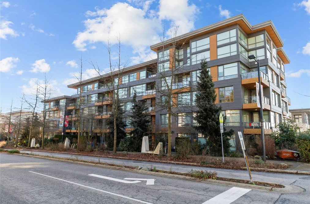 Condo for sale at 101 9150 University High Street Burnaby British Columbia - MLS: R3108403