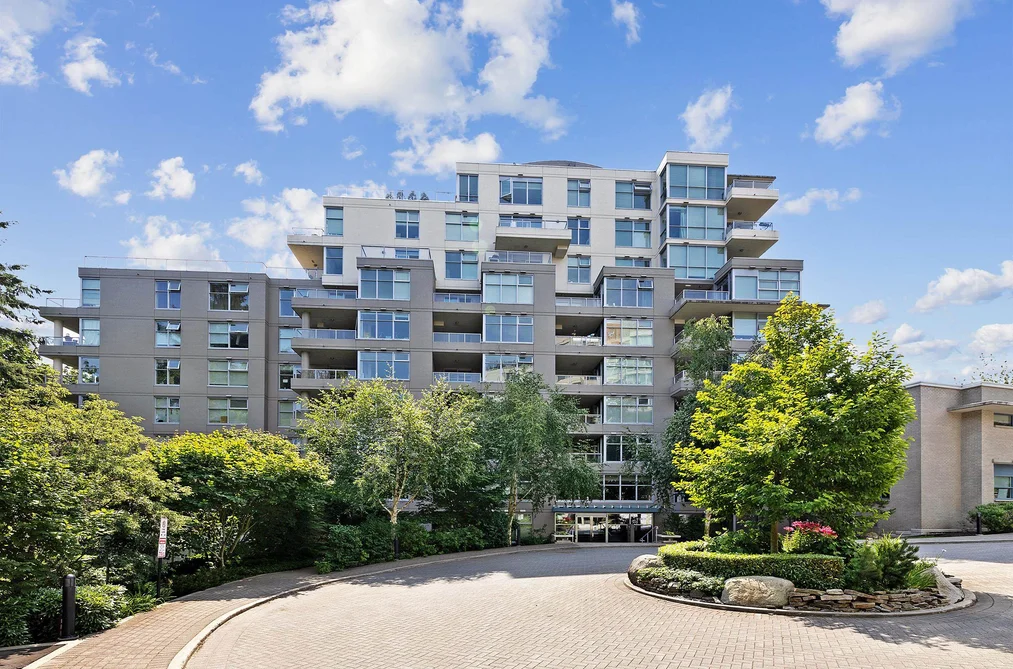 Condo for sale at 101 9262 University Crescent Burnaby British Columbia - MLS: R3127558