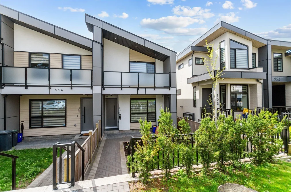 Half Duplex for sale at 101 954 Edgar Avenue Coquitlam British Columbia - MLS: R3116442