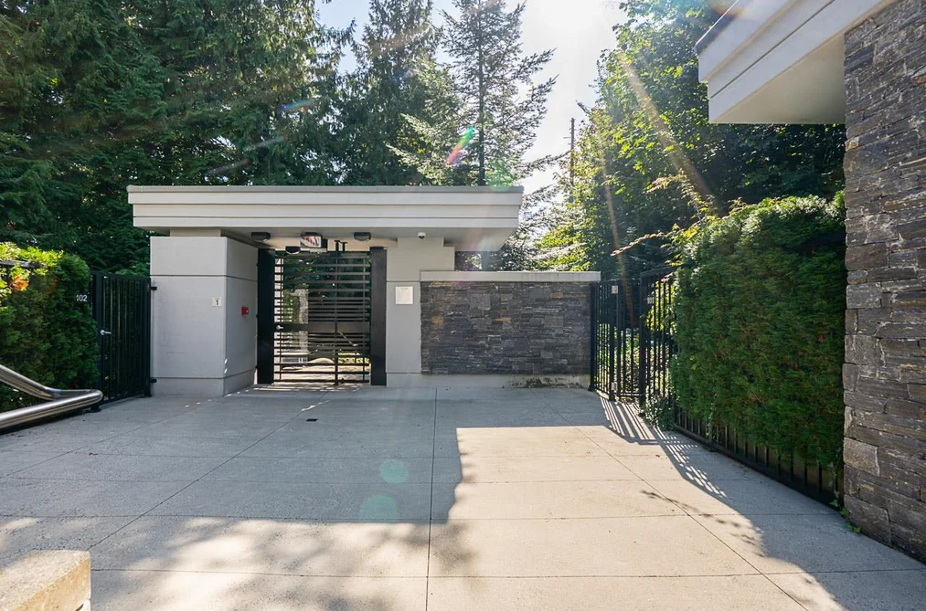 101 988 KEITH ROAD, West Vancouver BC V7T 1M3, West Vancouver BC — Residential for Sale - Photo 3