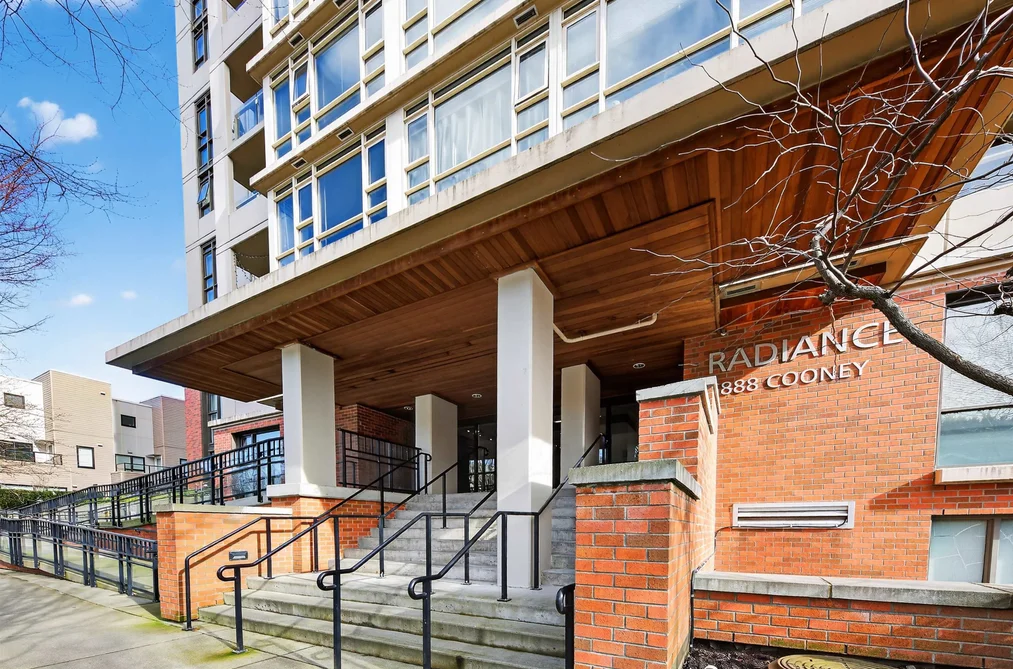 Condo for sale at 1010 6888 Cooney Road Richmond British Columbia - MLS: R3094027