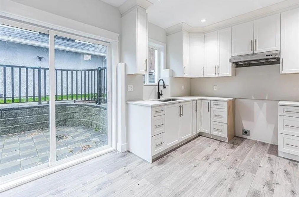 1010 E 24TH AVENUE, Vancouver BC V5V 2B1, Vancouver BC — Residential for Sale - Photo 2
